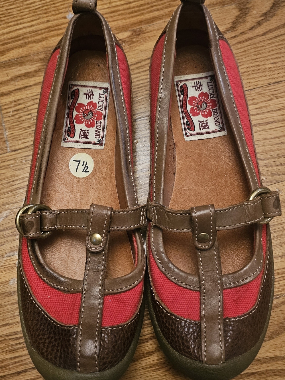 Lucky Brand Women's Red Canvas T-Strap Flats with Brown Leather Trim Size 7 1/2 - Picture 6 of 11